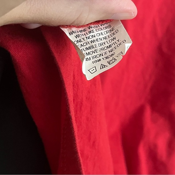 Women’s Bucs Tee - Picture 7 of 7